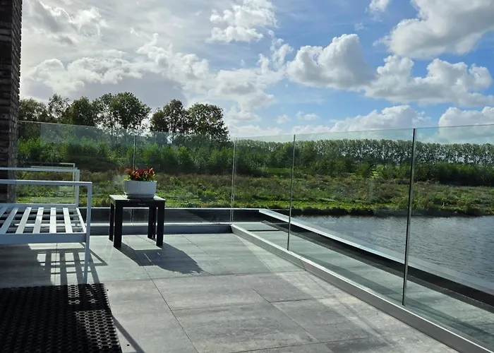 Oudshoorn ألفن آن دن راين